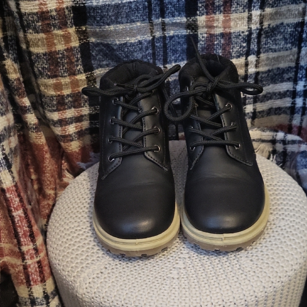 FabKids Black and Tan Kids Boots